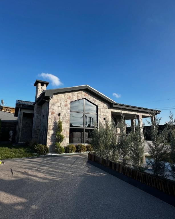 105m2 TAŞ KAPLAMALI ÇELİK KONSTRÜKSÜYON